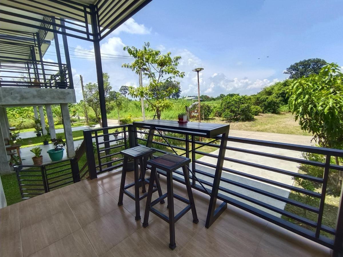 บ้านแม่อุทัยธานี Baanmae Uthaithani Exterior photo